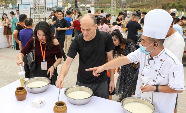 2024年中国（垫江）石磨豆花美食文化节开幕(图1)