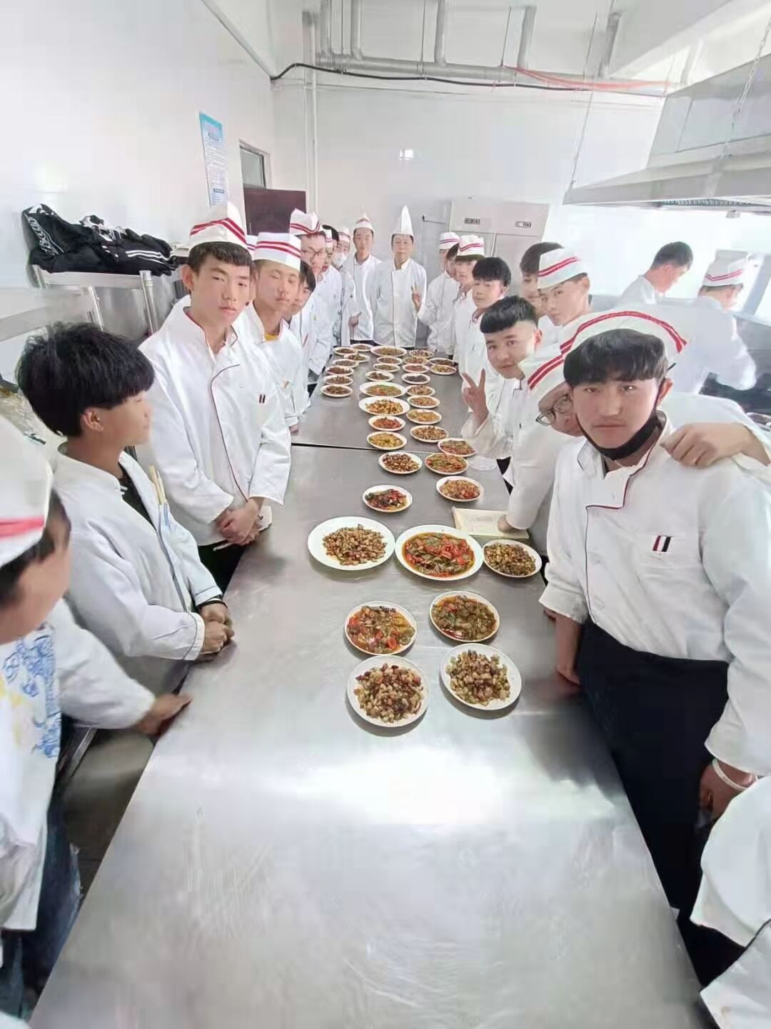 餐饮管理：助力企业轻松打造餐饮坪效王！少走20年弯路！(图1)