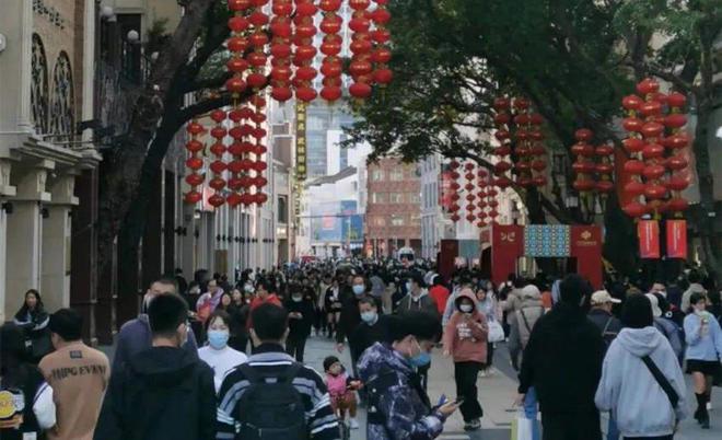 餐饮春节档梦幻开局下沉市场挤满了连锁茶饮(图1)