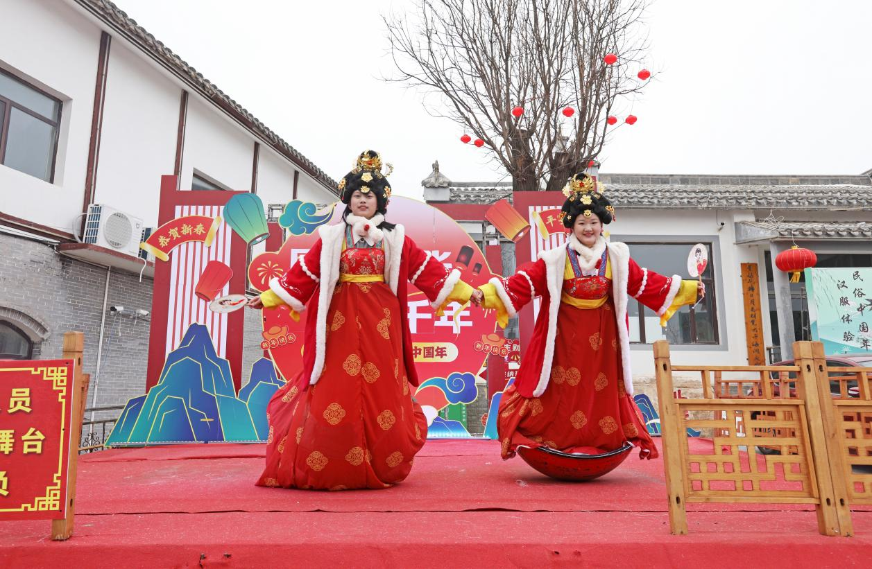 春节期间中阳县神圪垯村游客人数突破10万人次(图1)