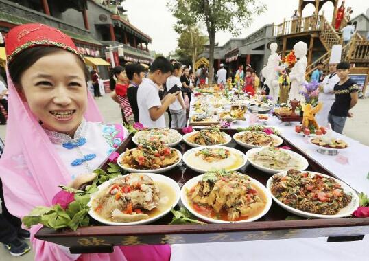 撒贝宁带你探寻开封美食：舌尖上的古都之旅(图1)